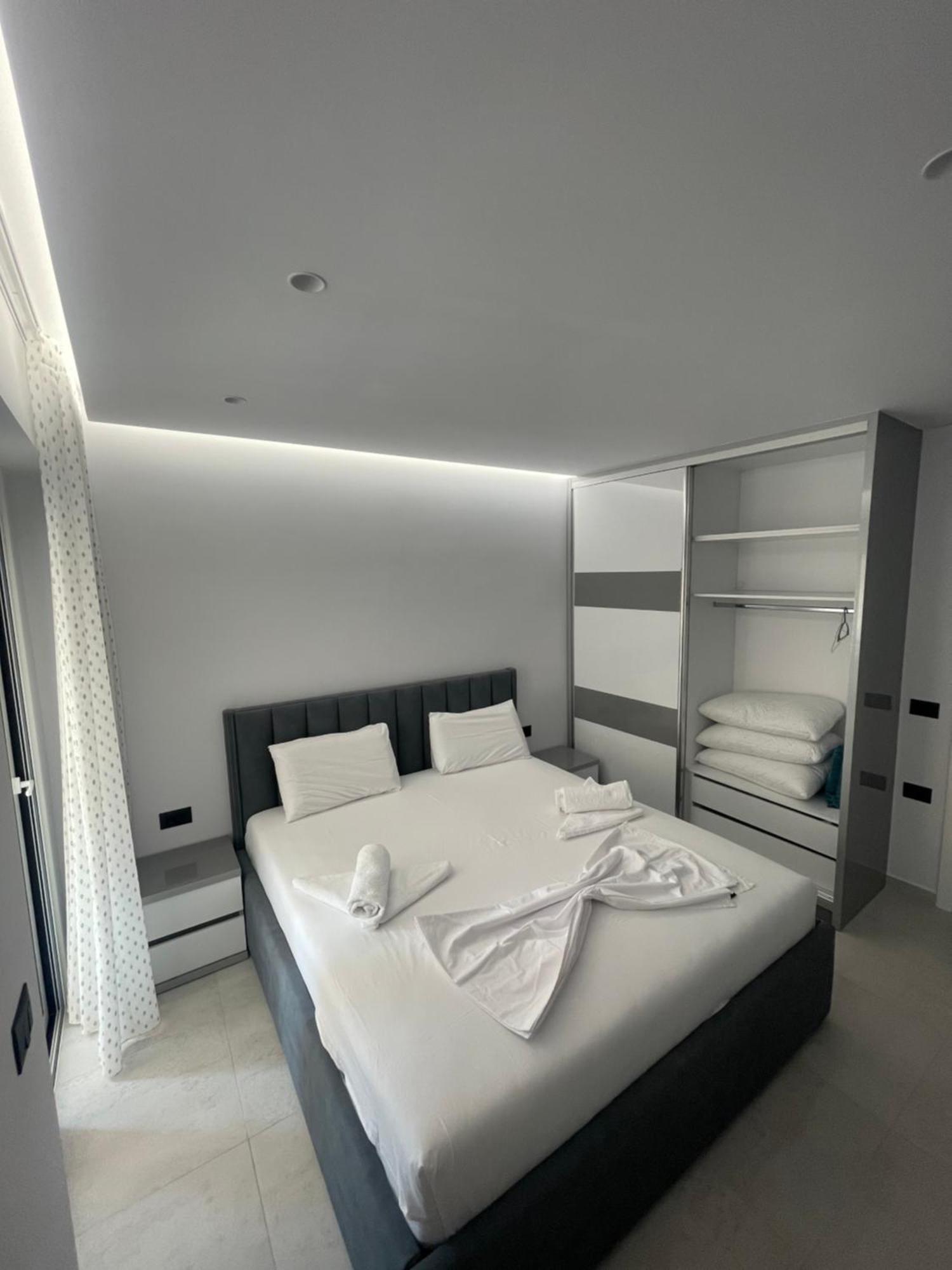 Alpha Lux Apartment ساراندا المظهر الخارجي الصورة